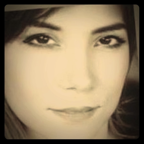 Meet Your Posher, Carli - Picture 1 of 1